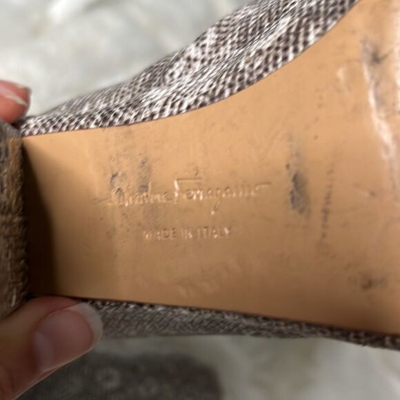 Ferragamo heels   - Picture 9 of 10